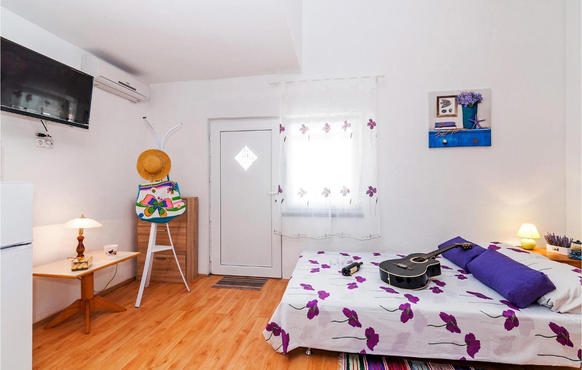 Nice Apartment In Vinjerac With Kitchen Luaran gambar