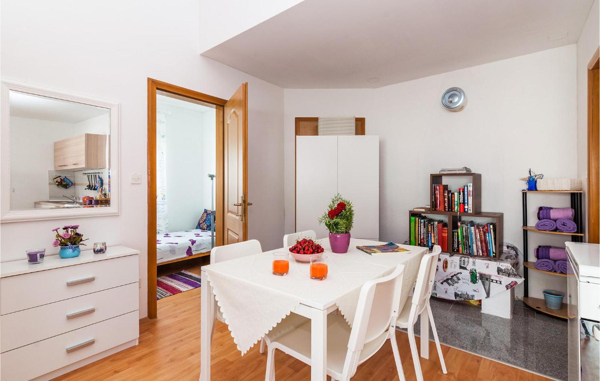 Nice Apartment In Vinjerac With Kitchen Luaran gambar