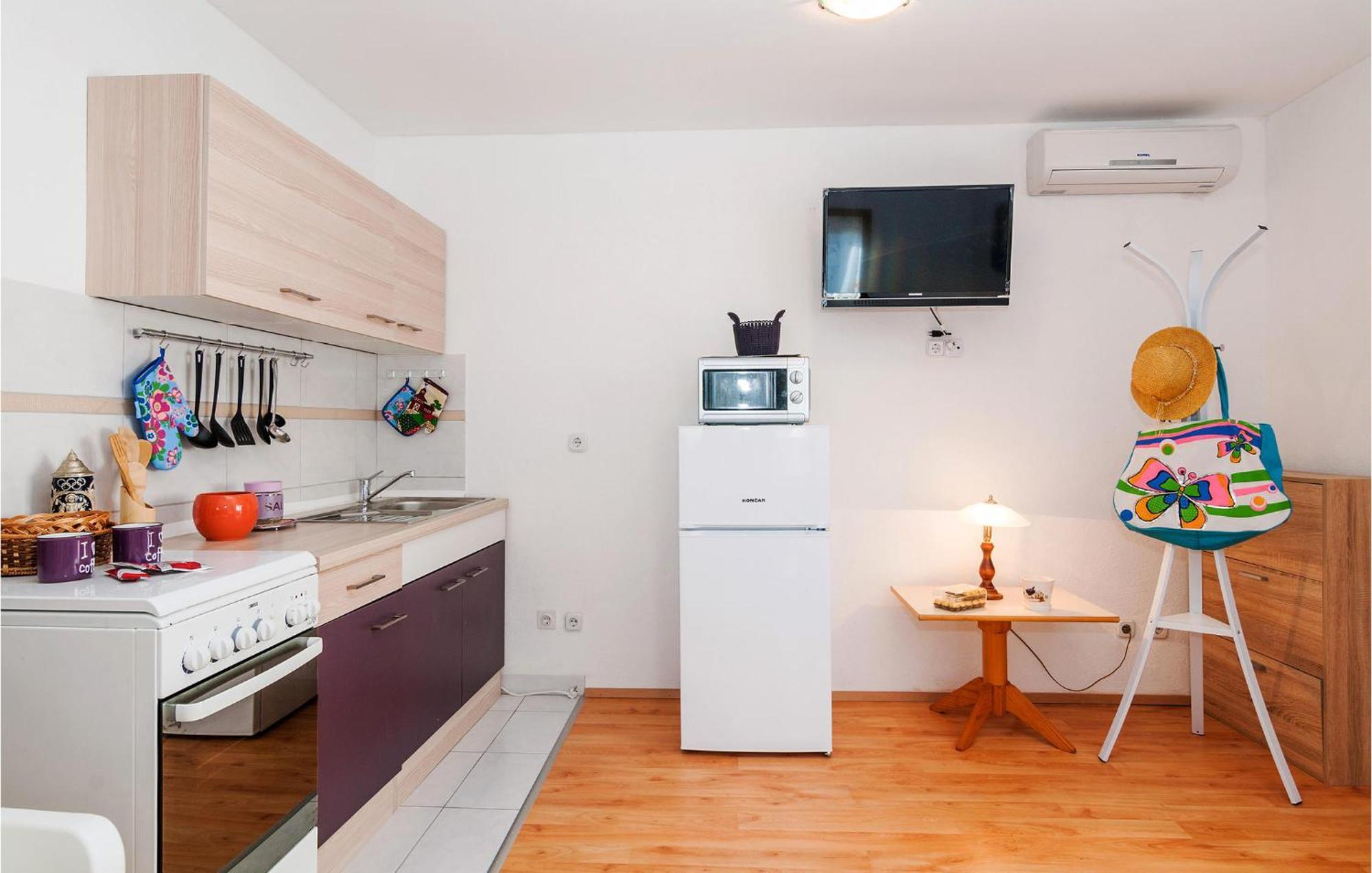 Nice Apartment In Vinjerac With Kitchen Luaran gambar